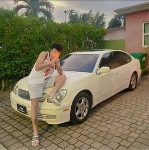 Meet your Posher, Gio